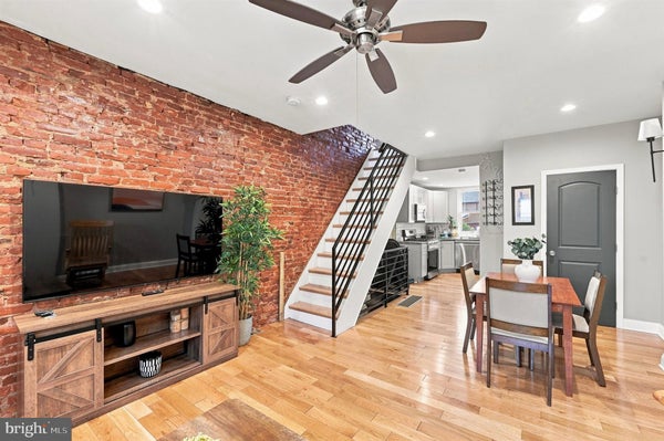 2527 S FAIRHILL ST, PHILADELPHIA, PA 19148 - Image d221c61e641096cf6c102b9136b93b5b/4284041237