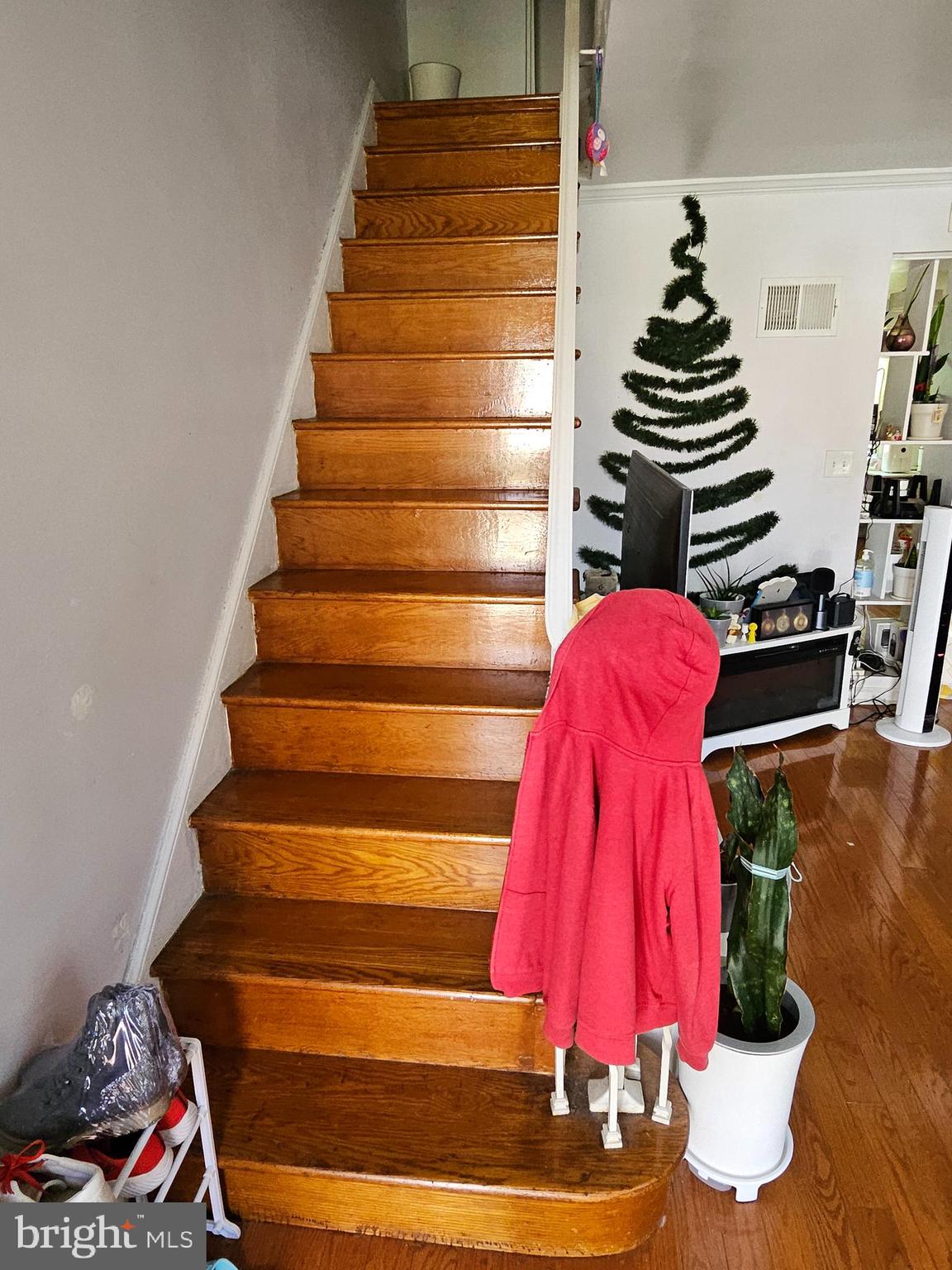 MAYFAIR (WEST) - Residential