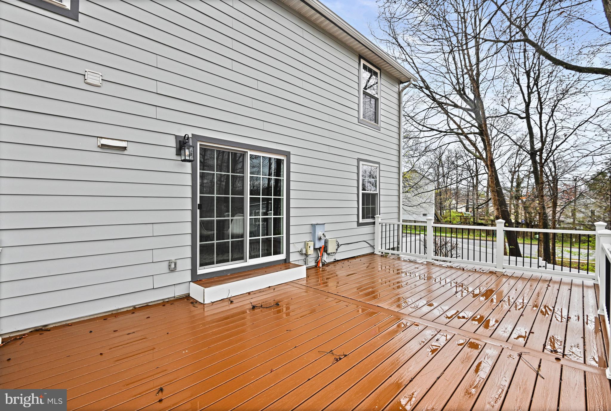 TREESIDE - Residential