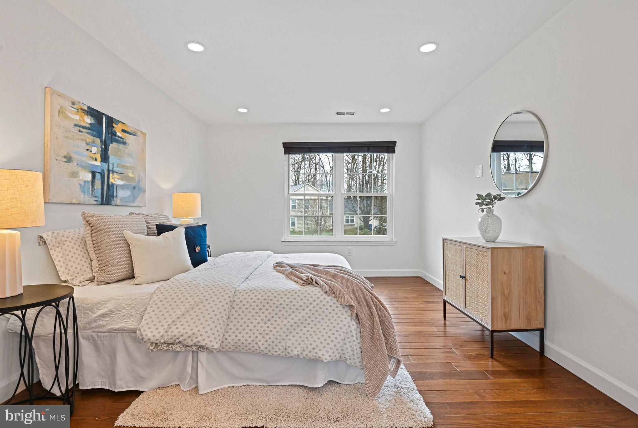 TREESIDE - Residential