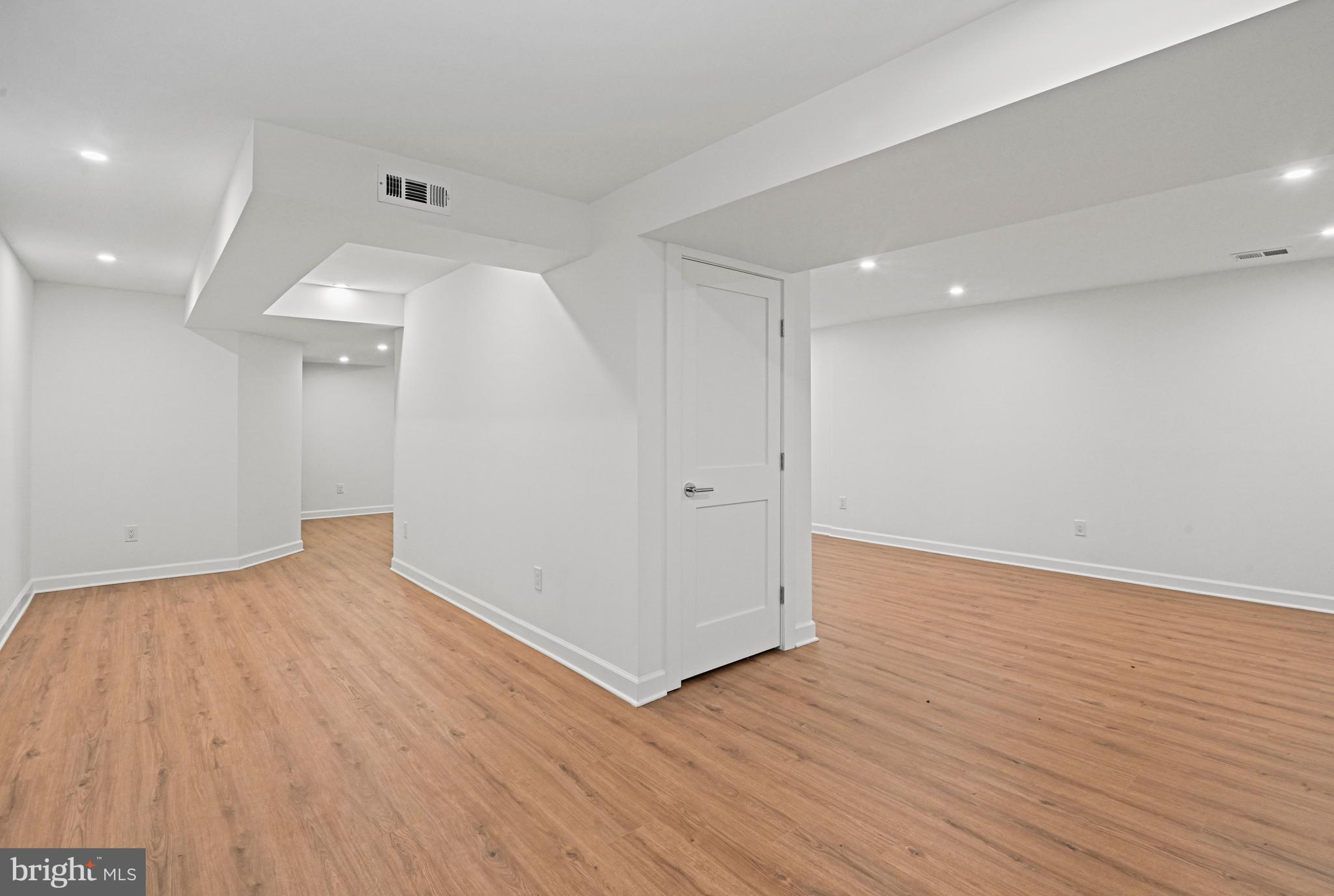 TREESIDE - Residential