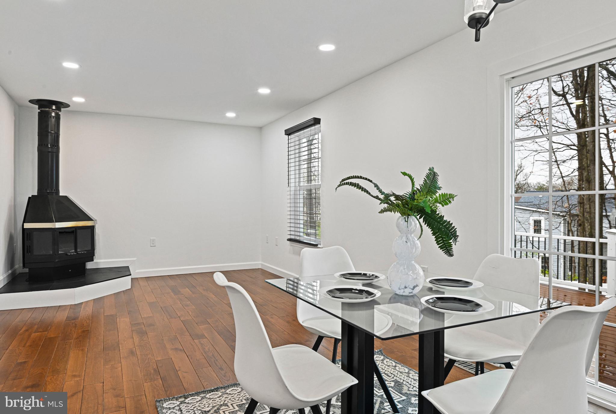 TREESIDE - Residential