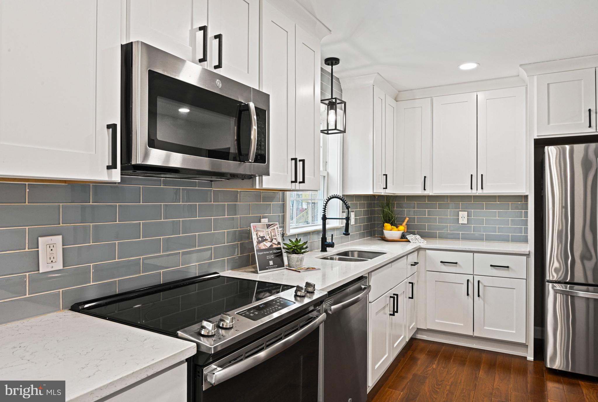 TREESIDE - Residential