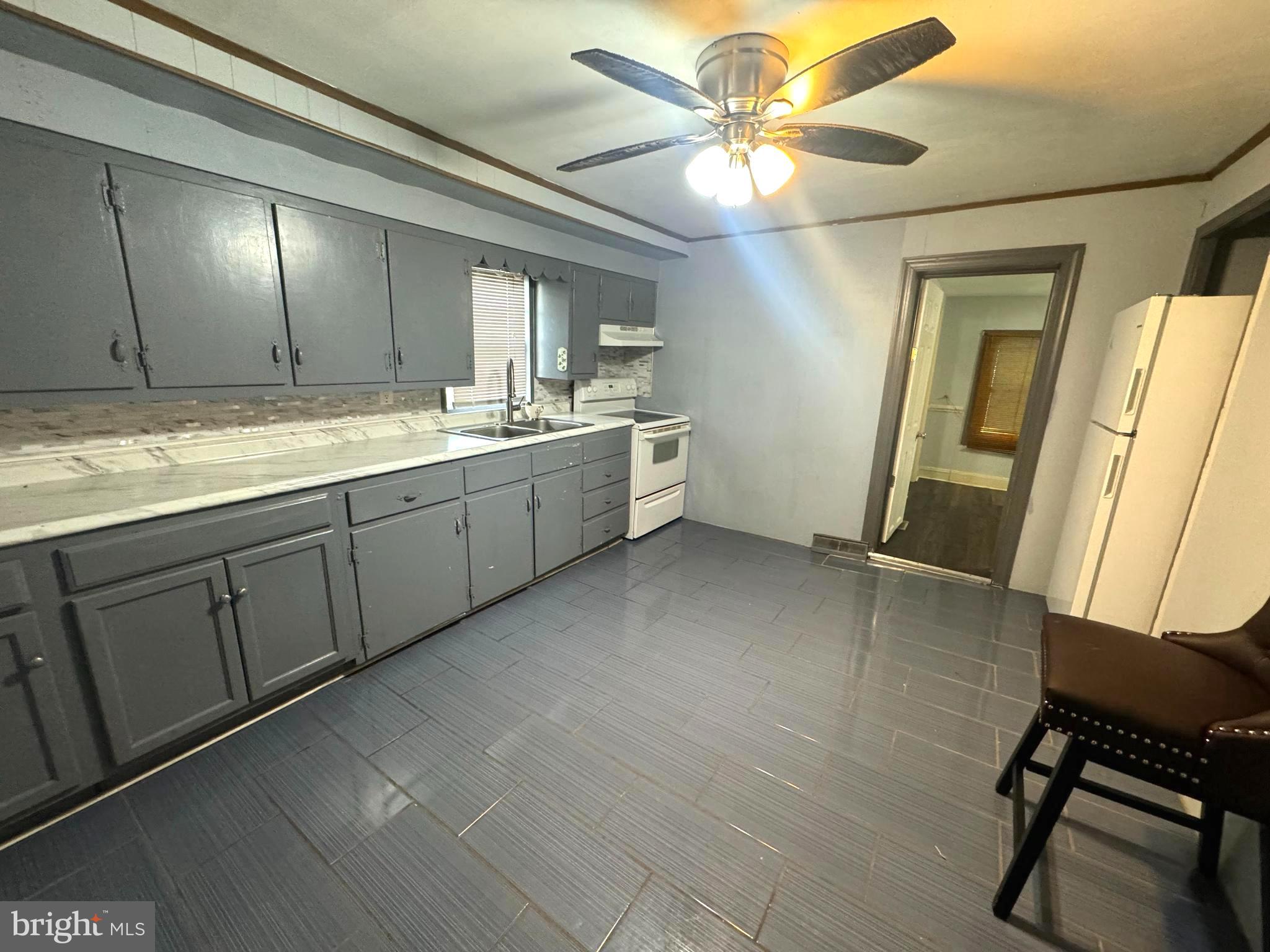 HAGERSTOWN - Residential