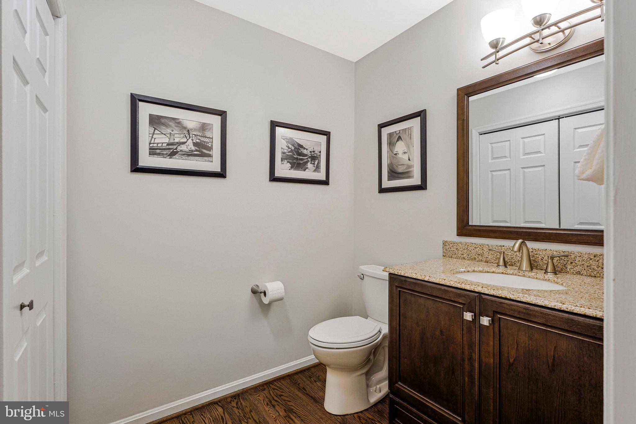 KINGSTON CHASE - Residential