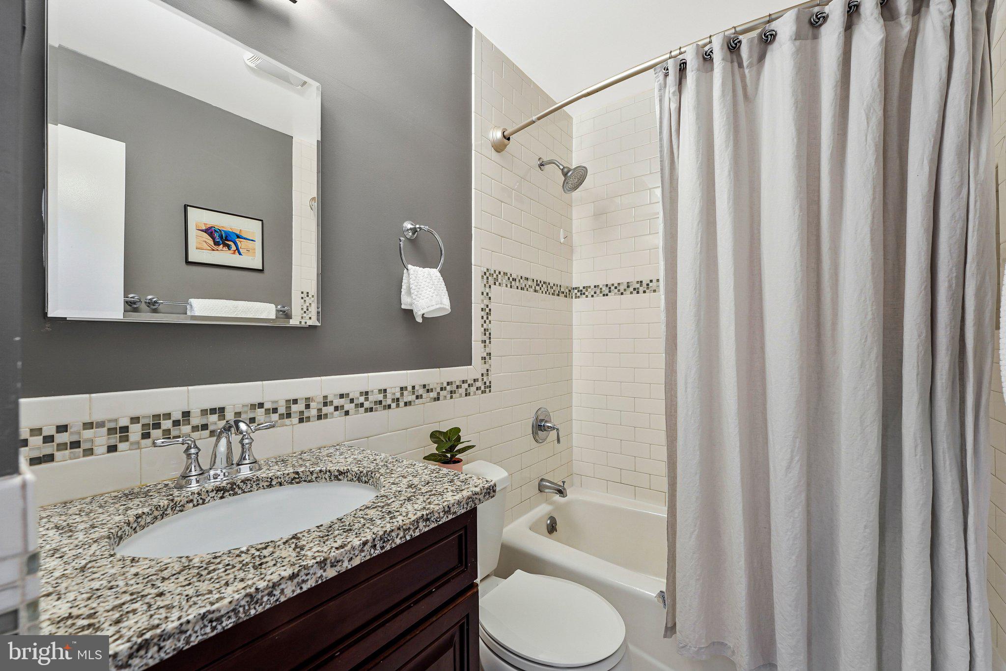 KINGSTON CHASE - Residential