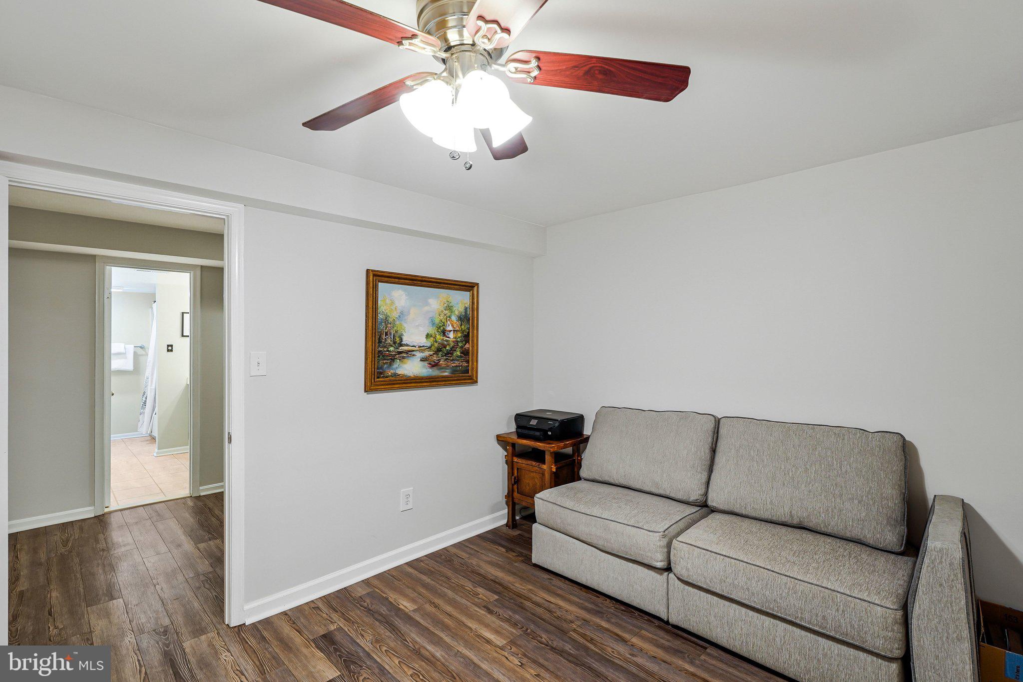 KINGSTON CHASE - Residential