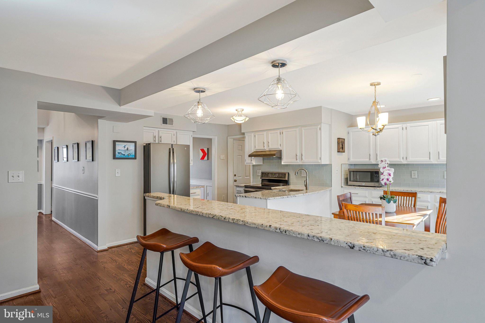 KINGSTON CHASE - Residential