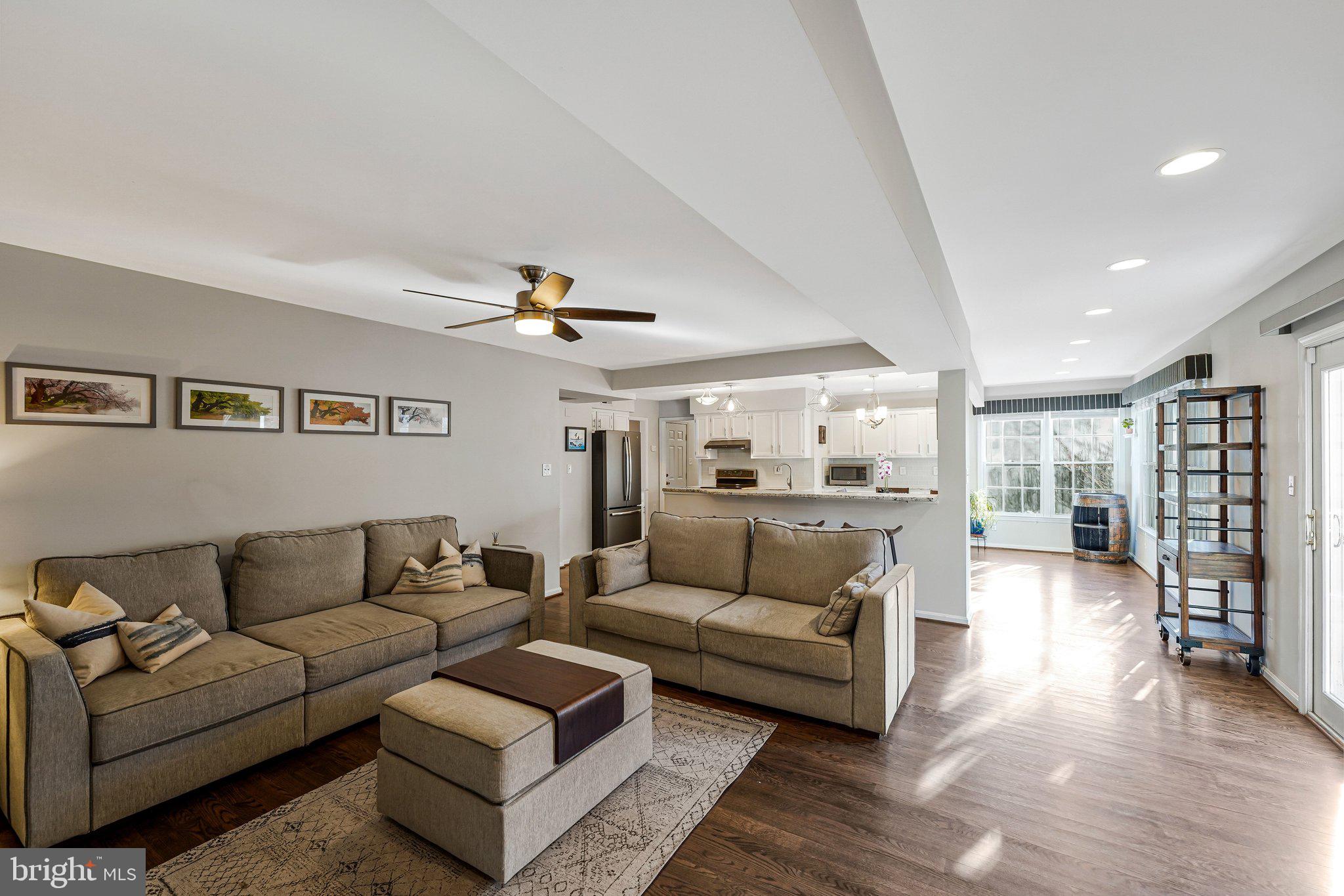 KINGSTON CHASE - Residential