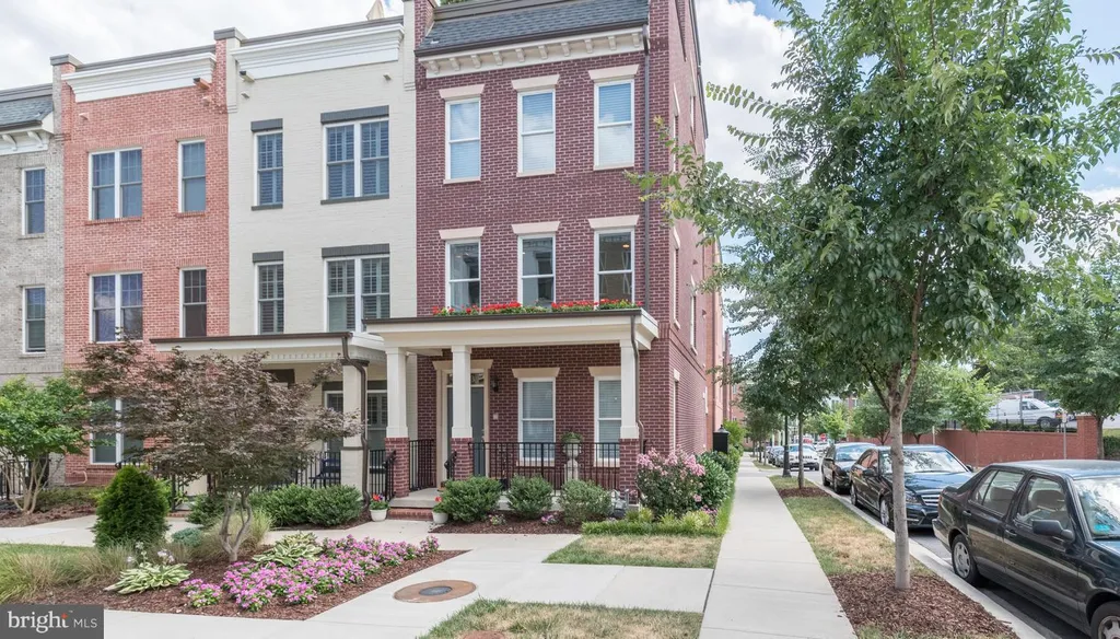 3033 Chancellor's Way NE, Washington, DC 20017