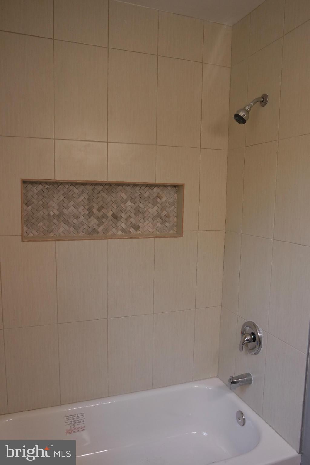 MT RAINIER- ROGERS 1ST A - Residential