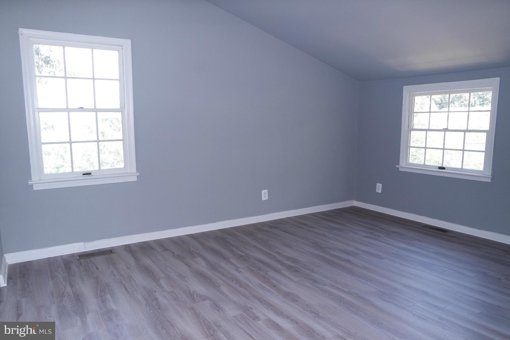 MT RAINIER- ROGERS 1ST A - Residential