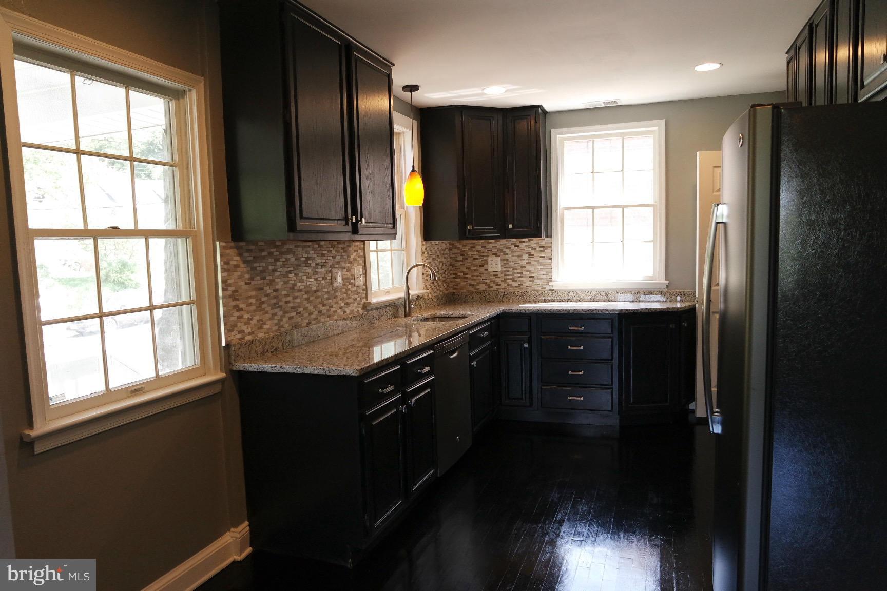 MT RAINIER- ROGERS 1ST A - Residential