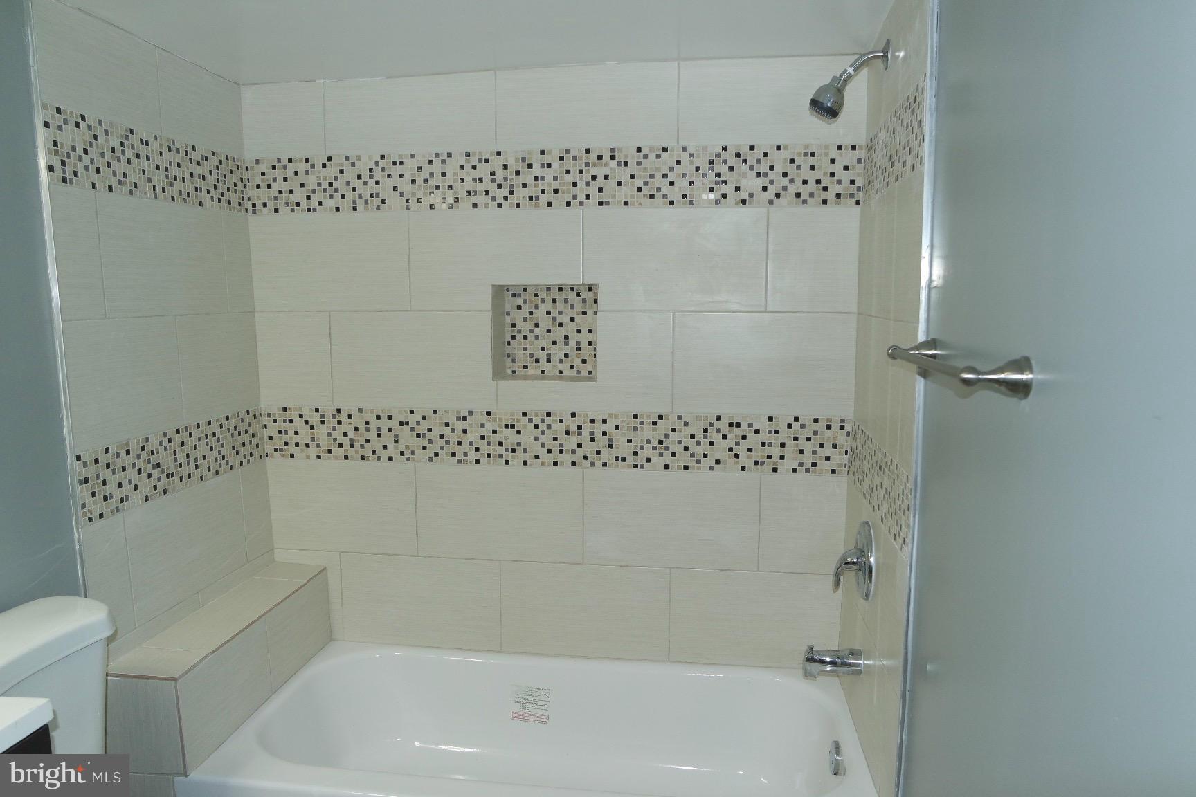 MT RAINIER- ROGERS 1ST A - Residential