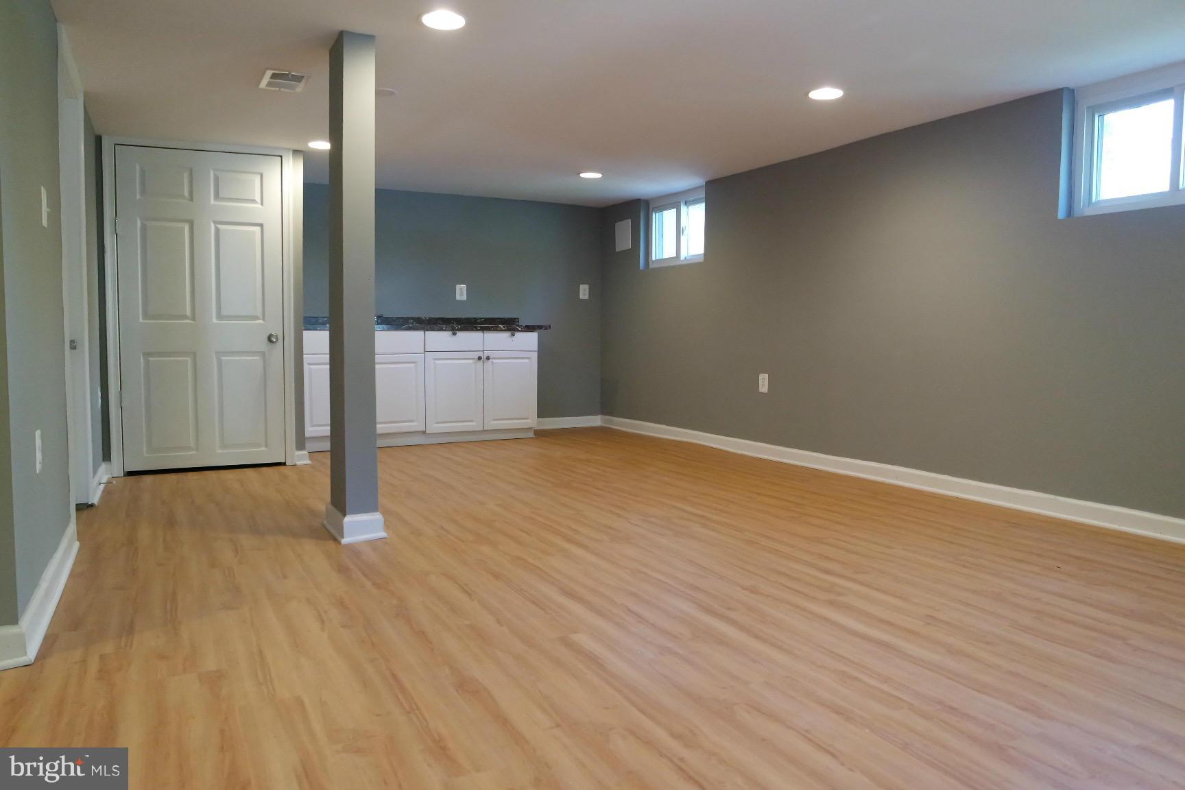 MT RAINIER- ROGERS 1ST A - Residential