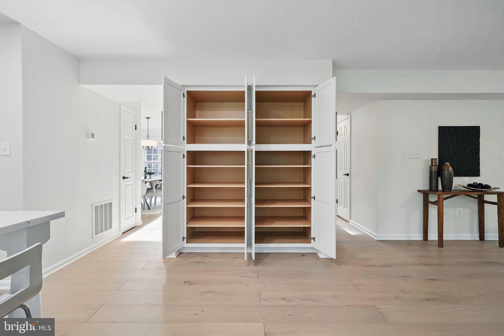 RESTON - Residential