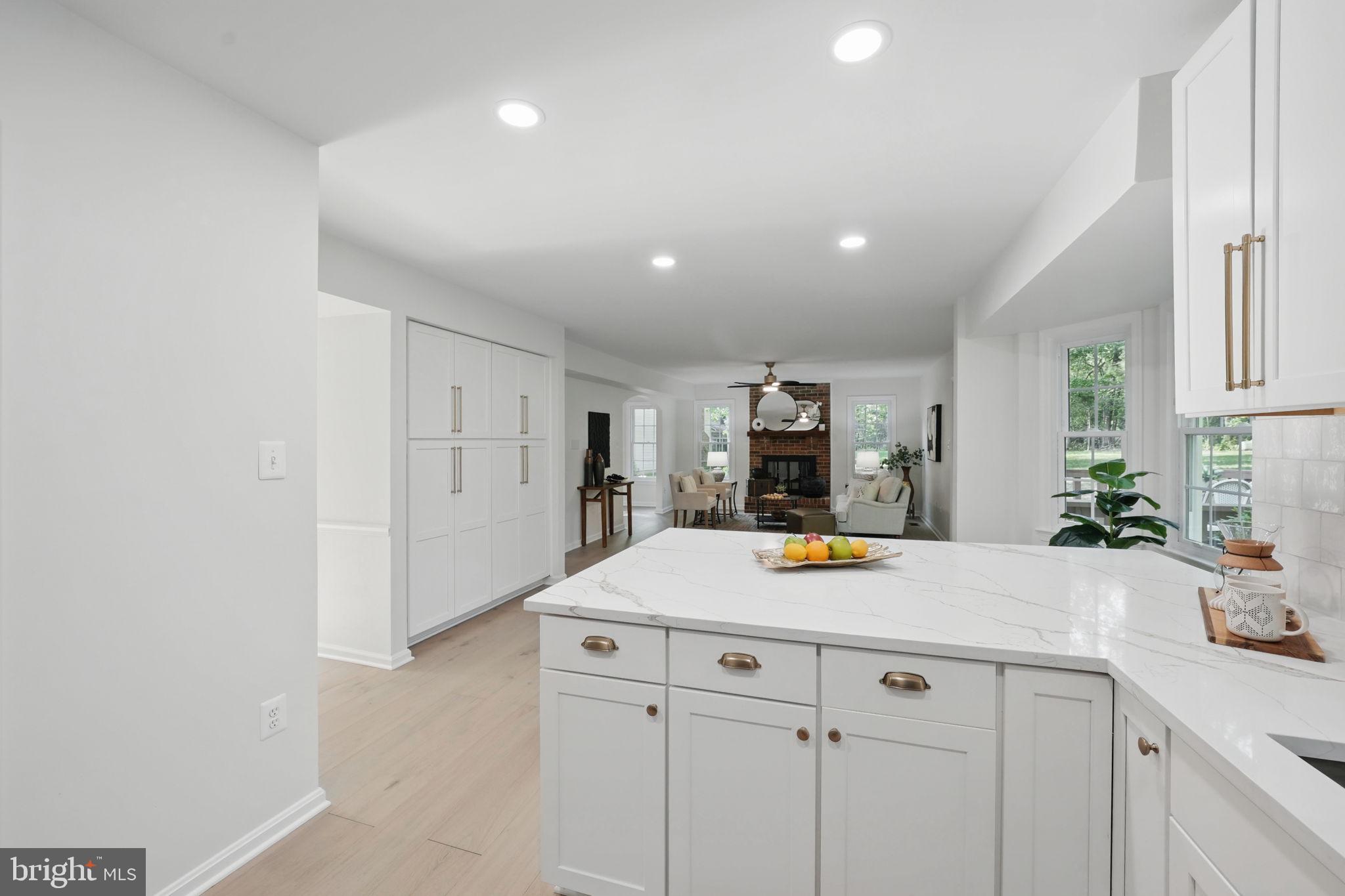 RESTON - Residential