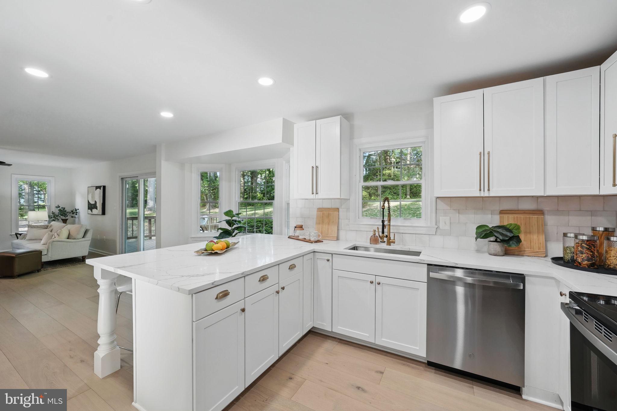 RESTON - Residential