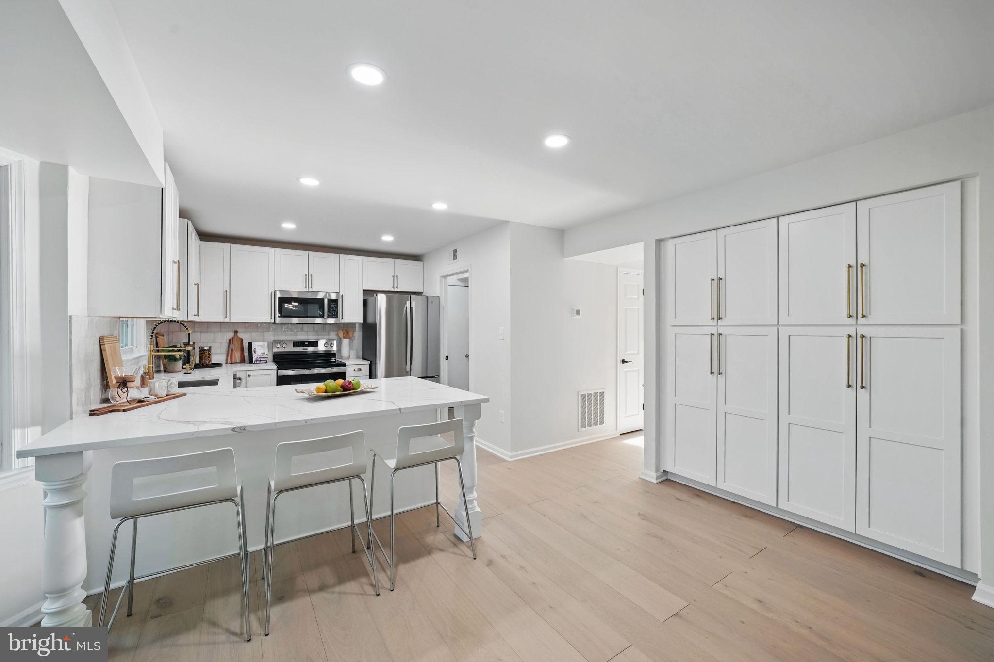 RESTON - Residential