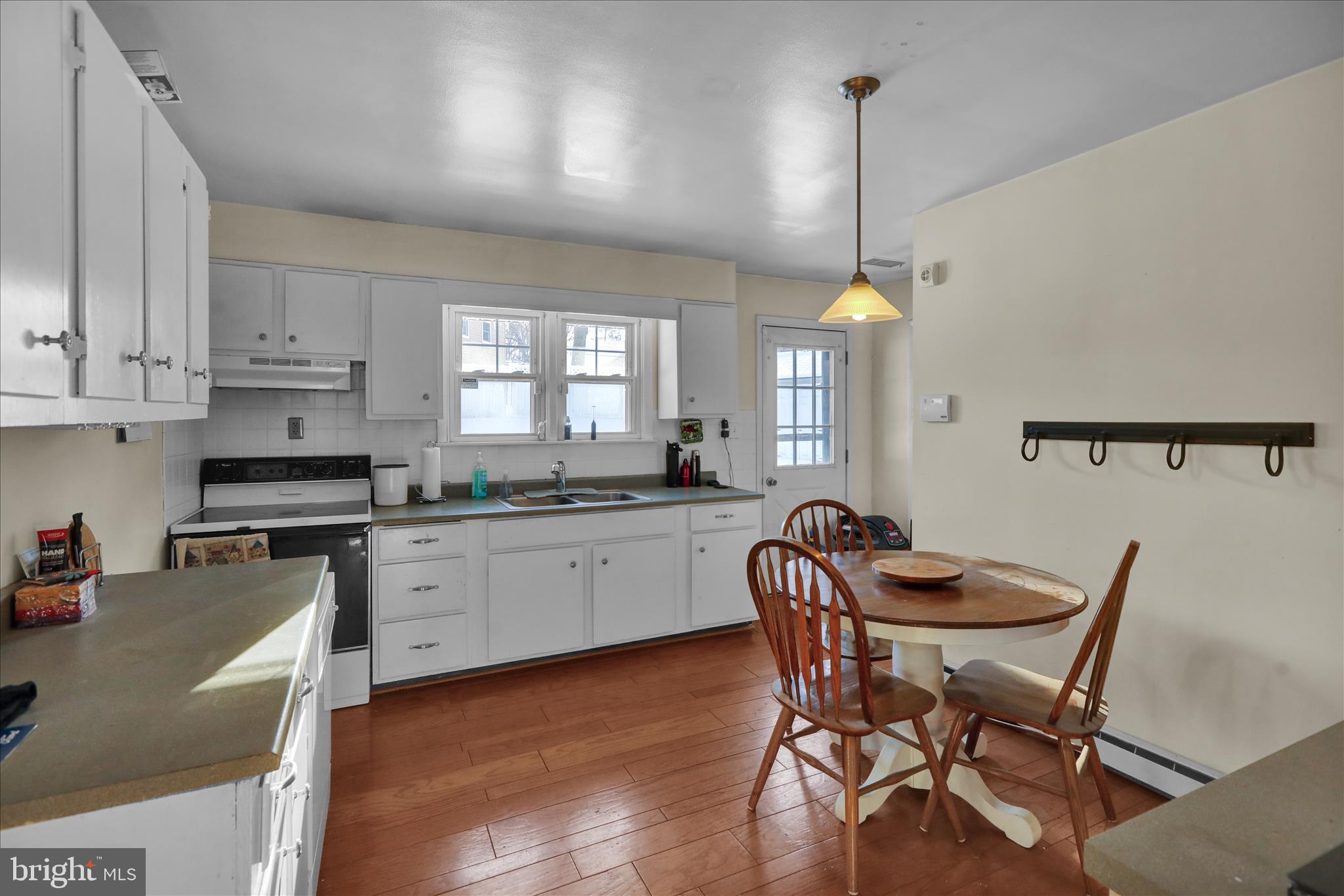 1072 GRANDELL AVENUE