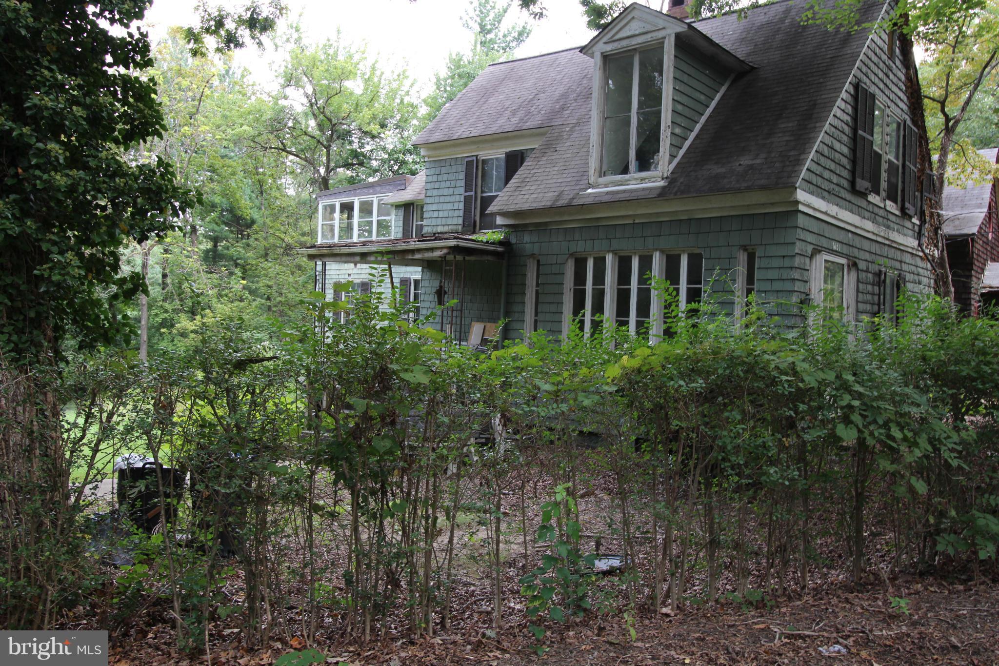 "DIAMOND IN THE ROUGH!" GREAT OPPORTUNITY FOR SAVVY INVESTOR OR OWNER-OCCUPANT IN HISTORIC LAWYERS HILL! LATE 19TH CENTURY ENGLISH COTTAGE WITH OVER 2300 SQFT OF ORIGINAL HARDWOOD FLOORING AND INTERESTING DETAIL. A WORTHY PROJECT AND SURE TO SATISFY FLIP OR FANTASY. PROPERTY SOLD STRICTLY "AS IS" AND BUYER TO VERIFY ALL OPERATING CONDITIONS & FIREPLACES AND ACKNOWLEDGES NEW SEPTIC NEEDED.