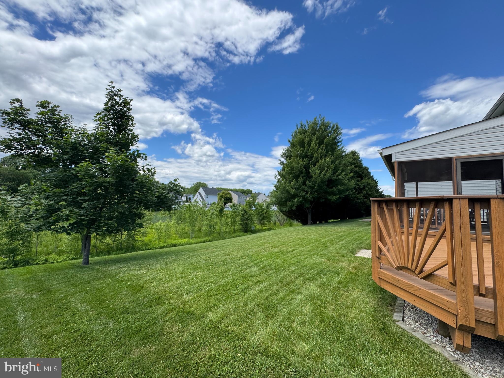 2286 HOWLAND DRIVE