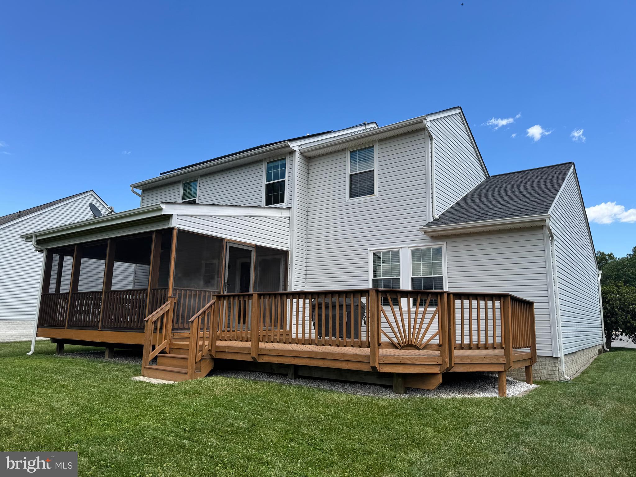 2286 HOWLAND DRIVE
