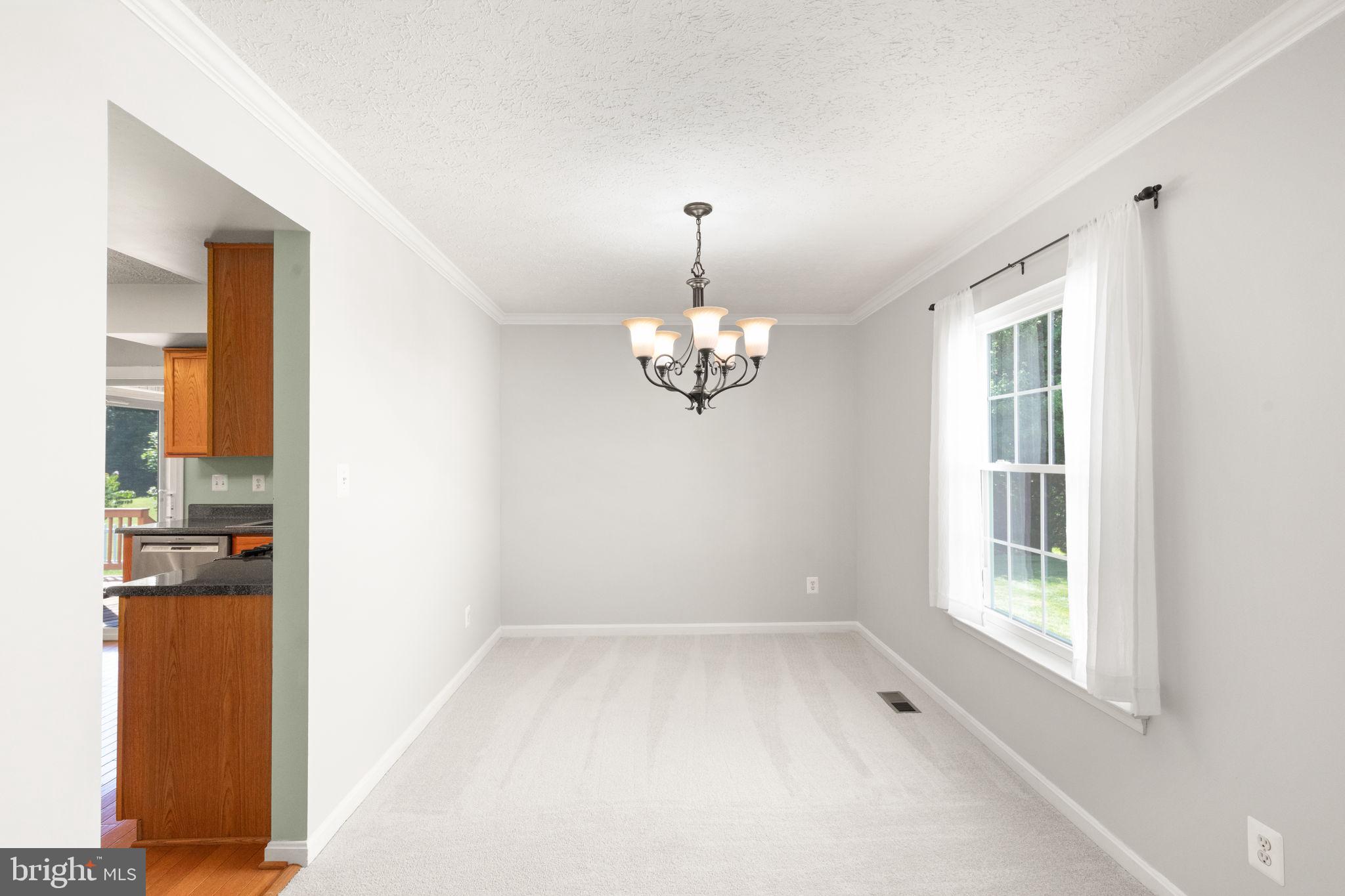 2286 HOWLAND DRIVE