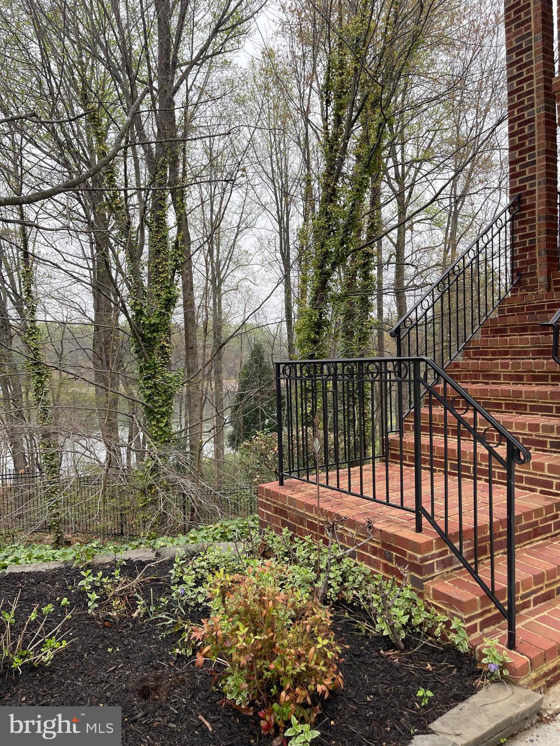 7046 MUNDY POINT COURT