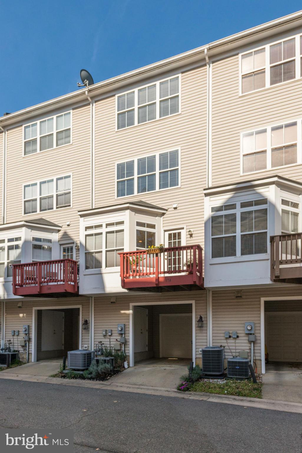 CAMERON STATION - Residential