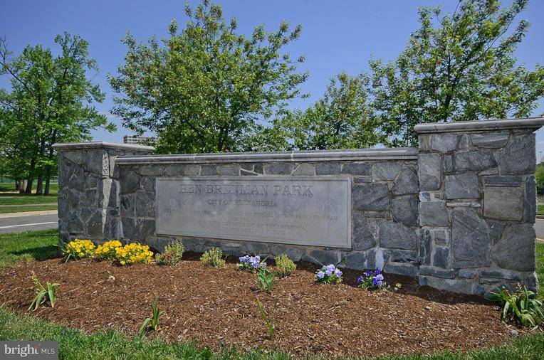 CAMERON STATION - Residential