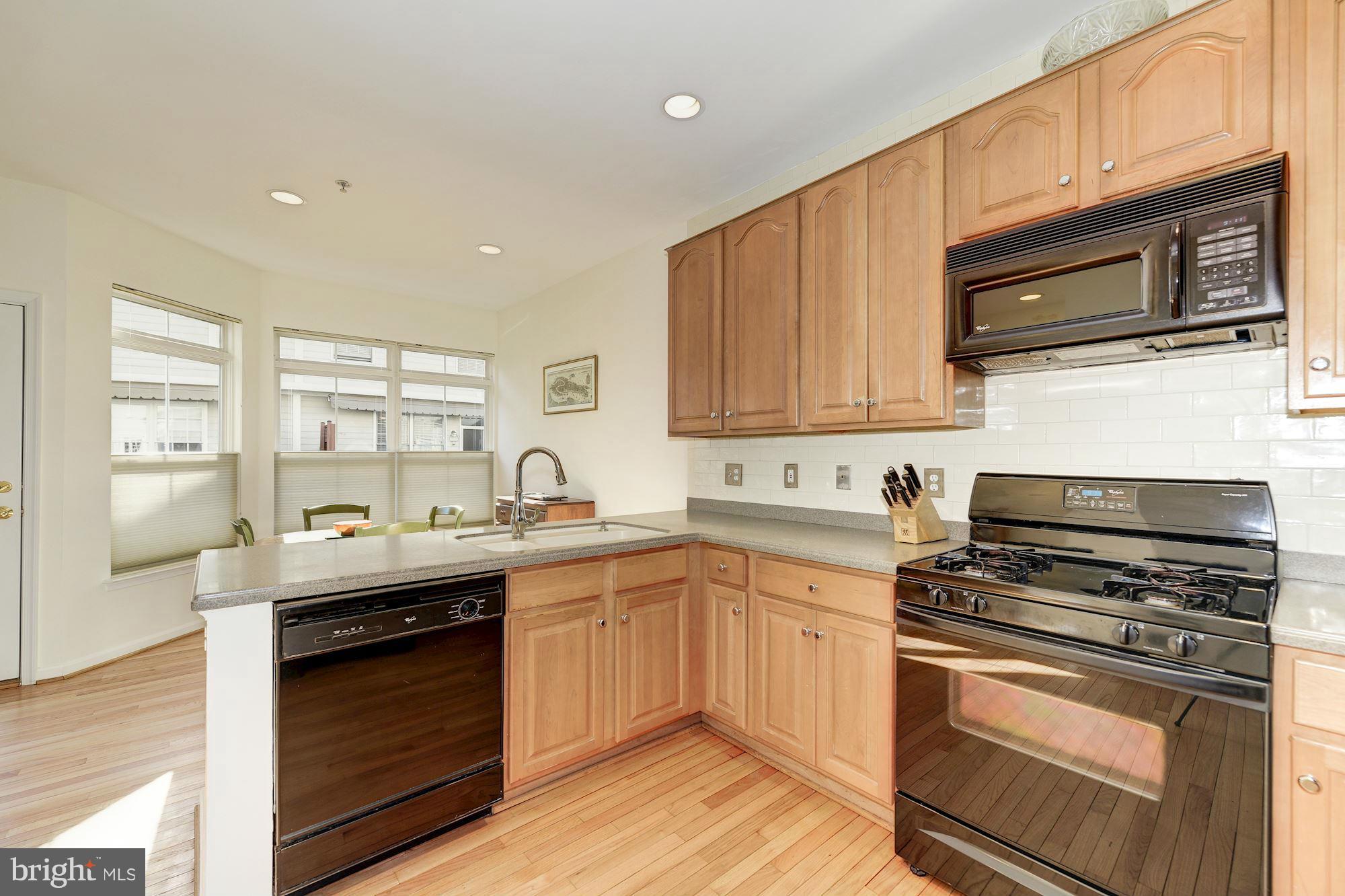 CAMERON STATION - Residential