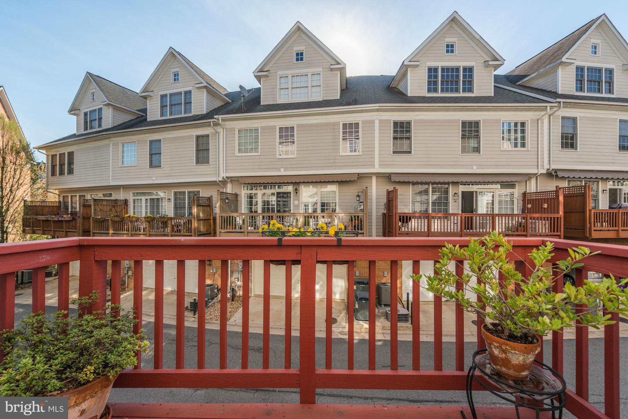 CAMERON STATION - Residential