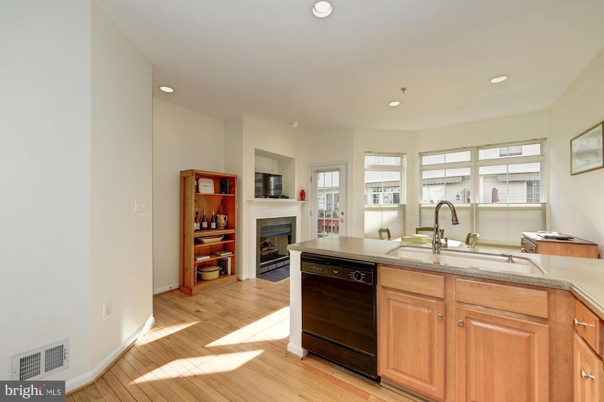 CAMERON STATION - Residential