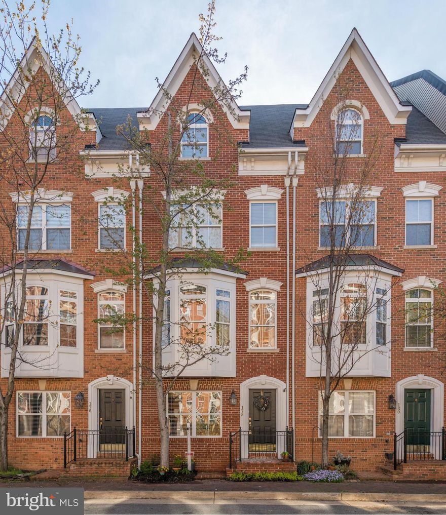 Meticulously maintained sunned filled Jackson Model on quiet street, close to all CS amenities. Hardwood floors from top to bottom, built-in bookcase, freshly painted throughout, custom kitchen backsplash and much more. Massive master bedroom suite encompasses entire 3rd level, with sizable bath and walk-in closet. Deck off kitchen area perfect for relaxing or grilling your perfect meal. A 10+!