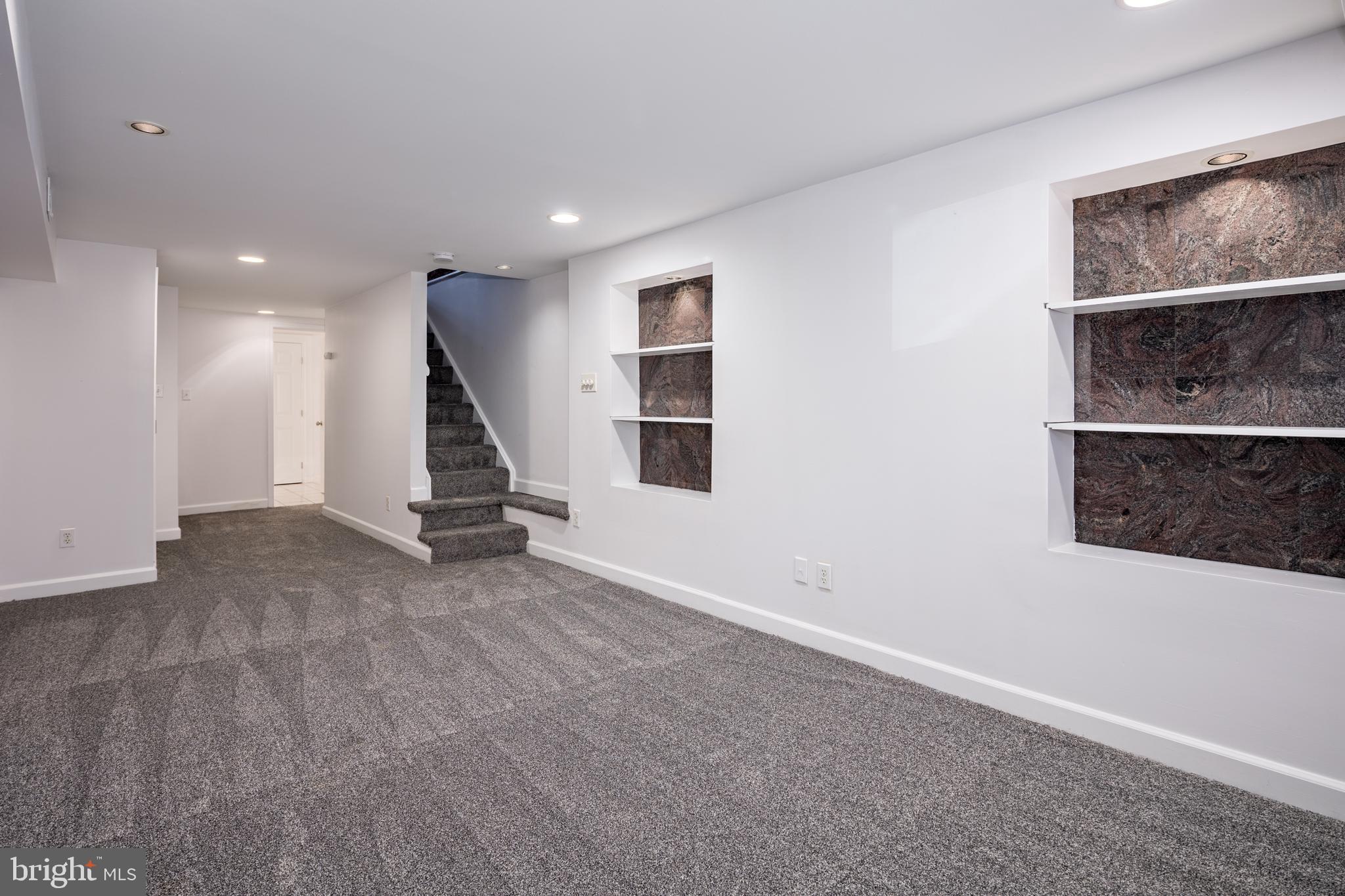 HIGHLANDTOWN - Residential