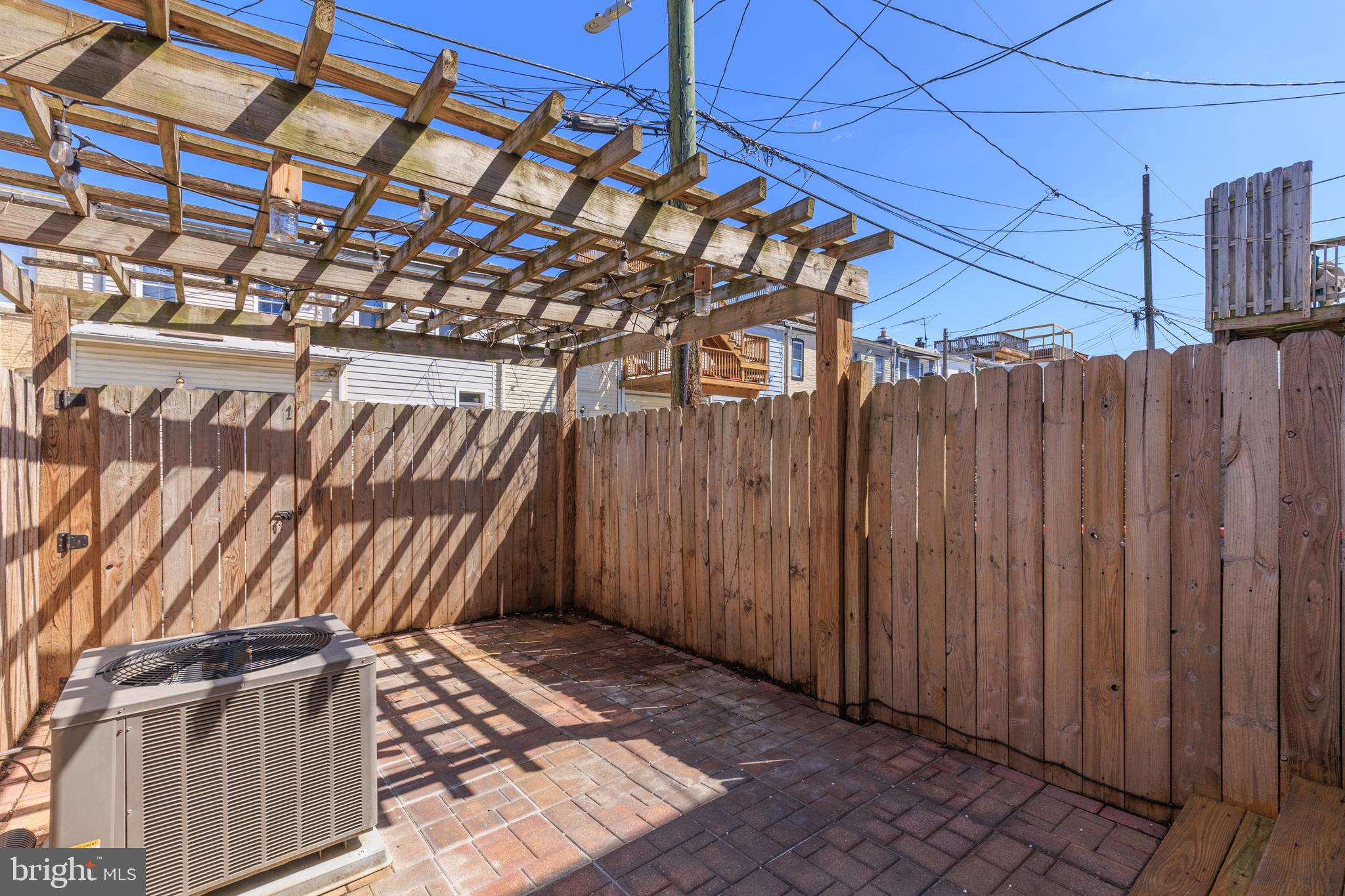 HIGHLANDTOWN - Residential