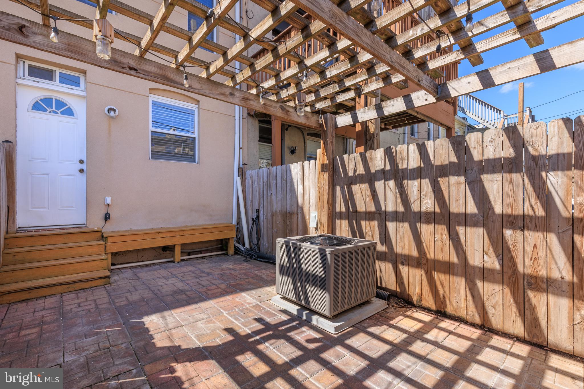 HIGHLANDTOWN - Residential