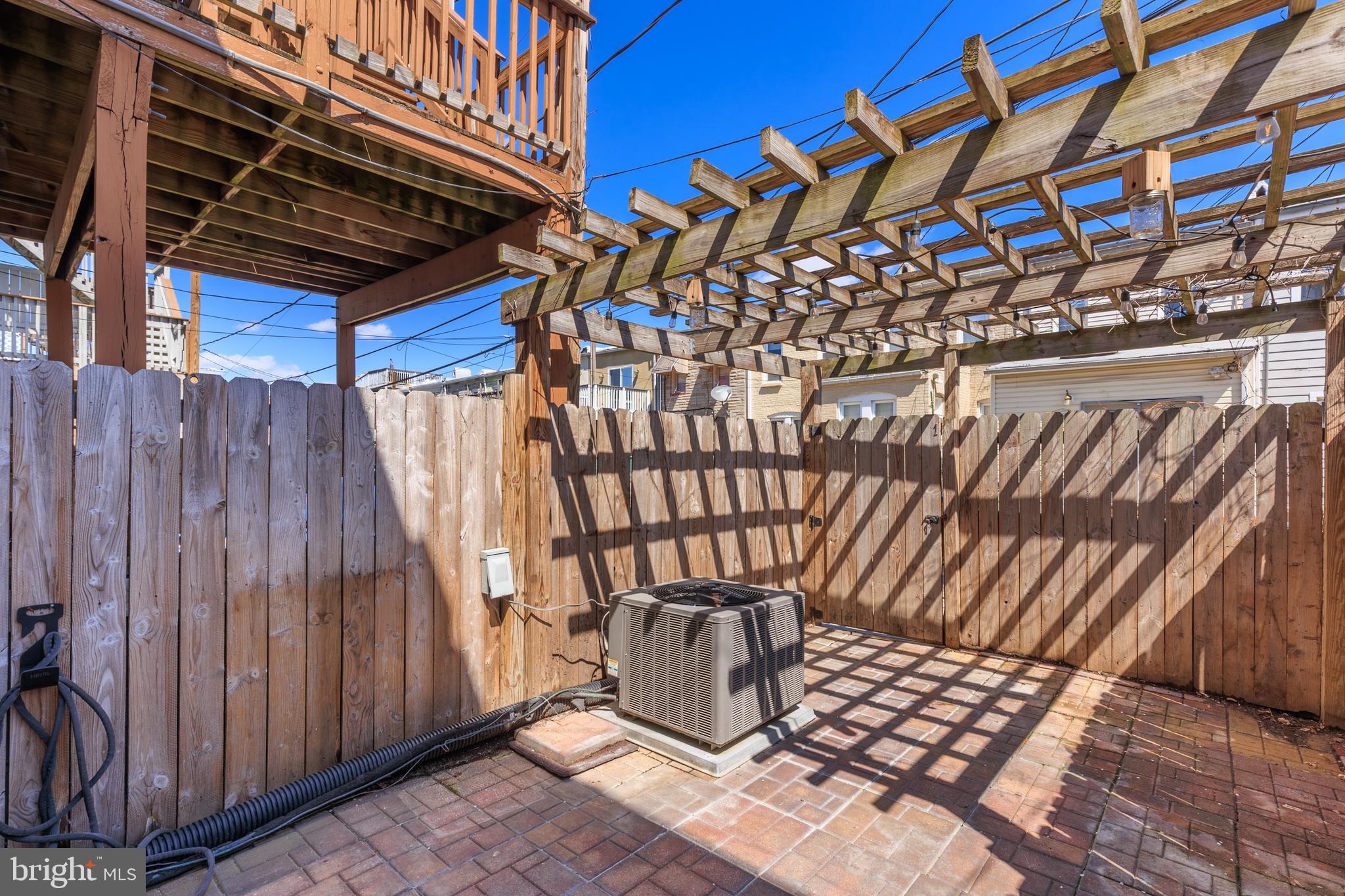 HIGHLANDTOWN - Residential