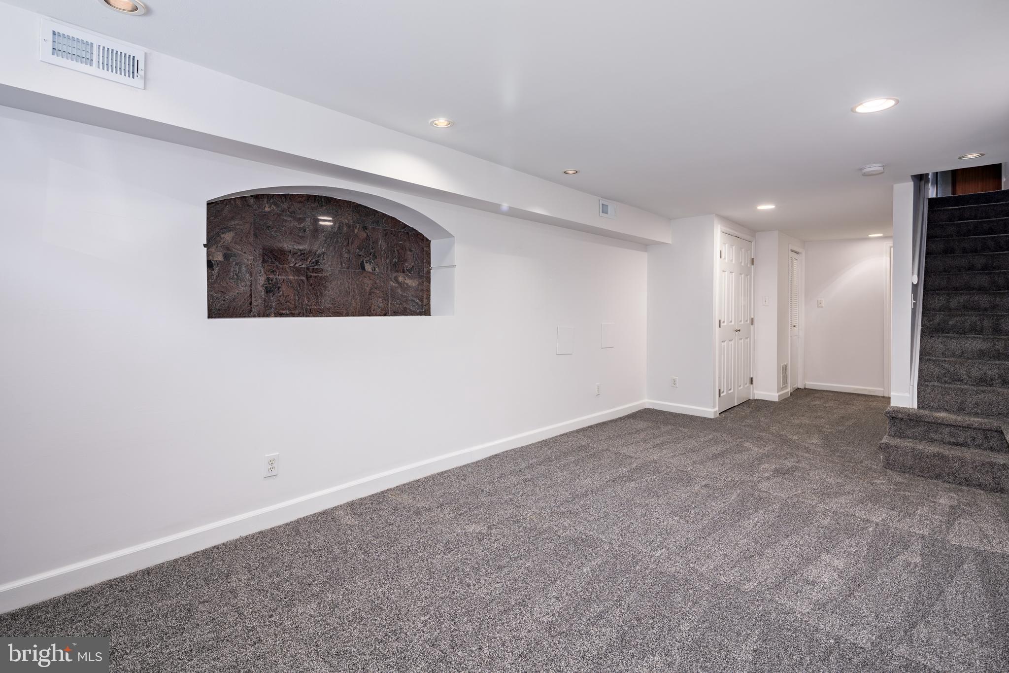 HIGHLANDTOWN - Residential