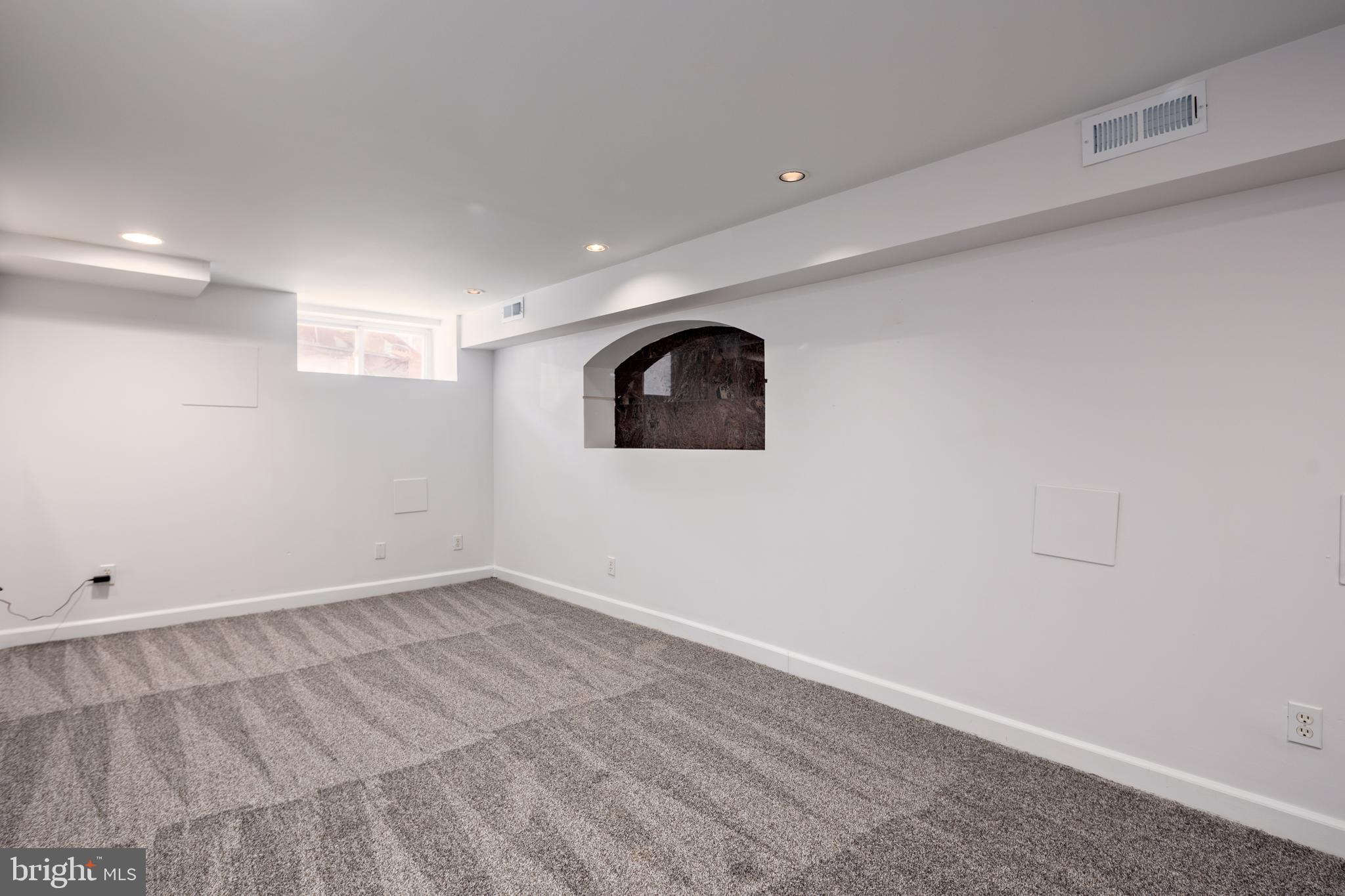 HIGHLANDTOWN - Residential