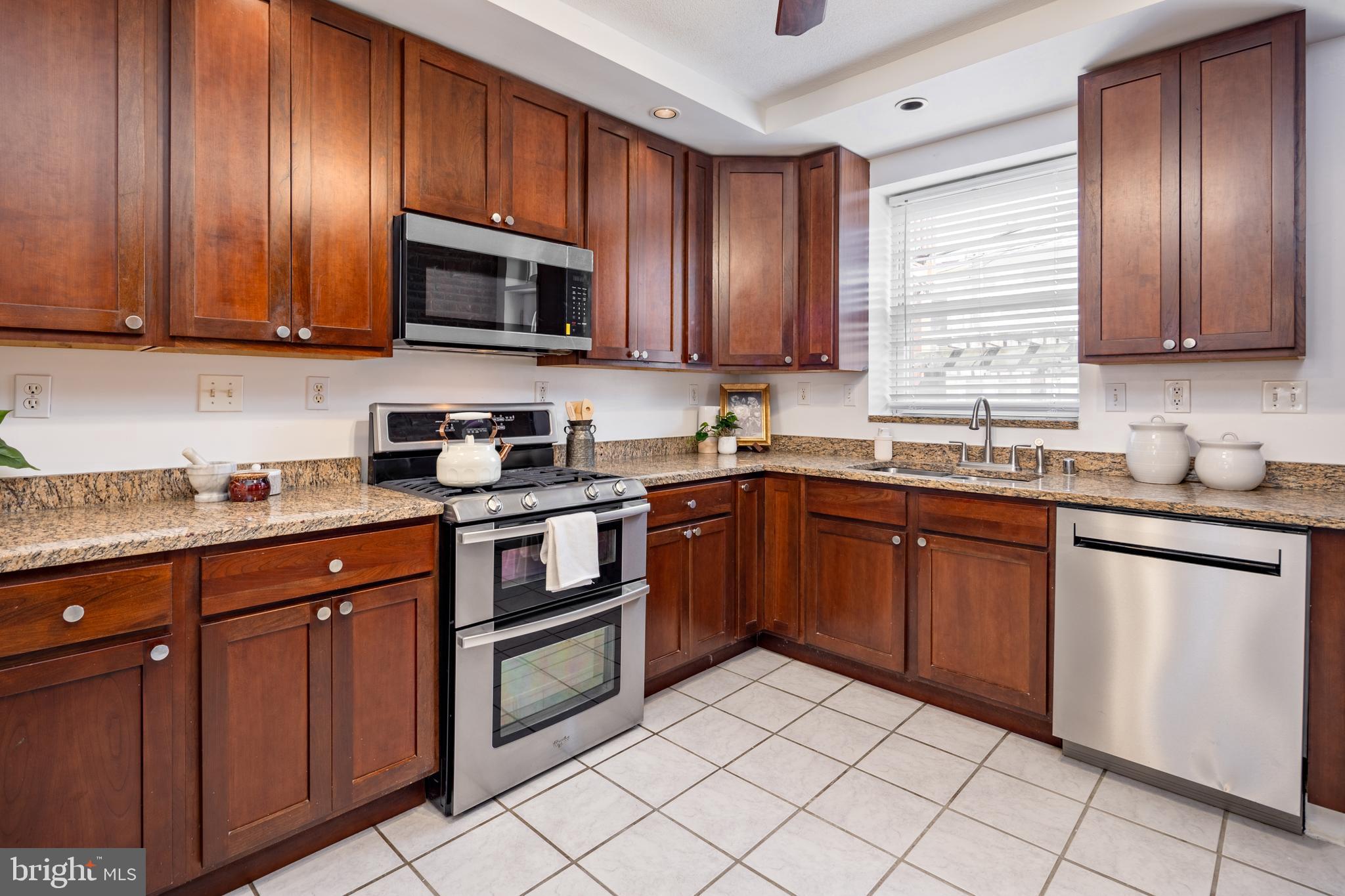 HIGHLANDTOWN - Residential