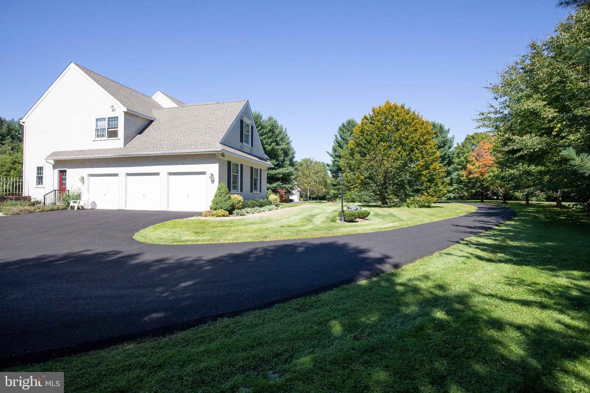 13 CRESTWOOD CIRCLE