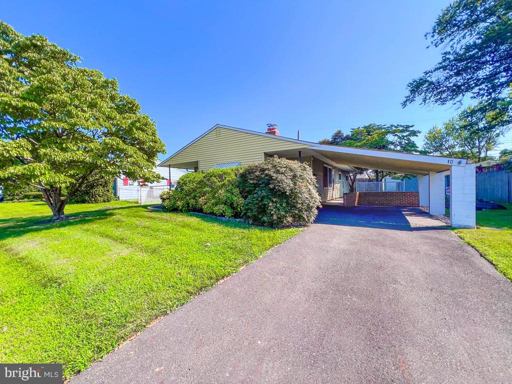 10 MOCKORANGE LANE