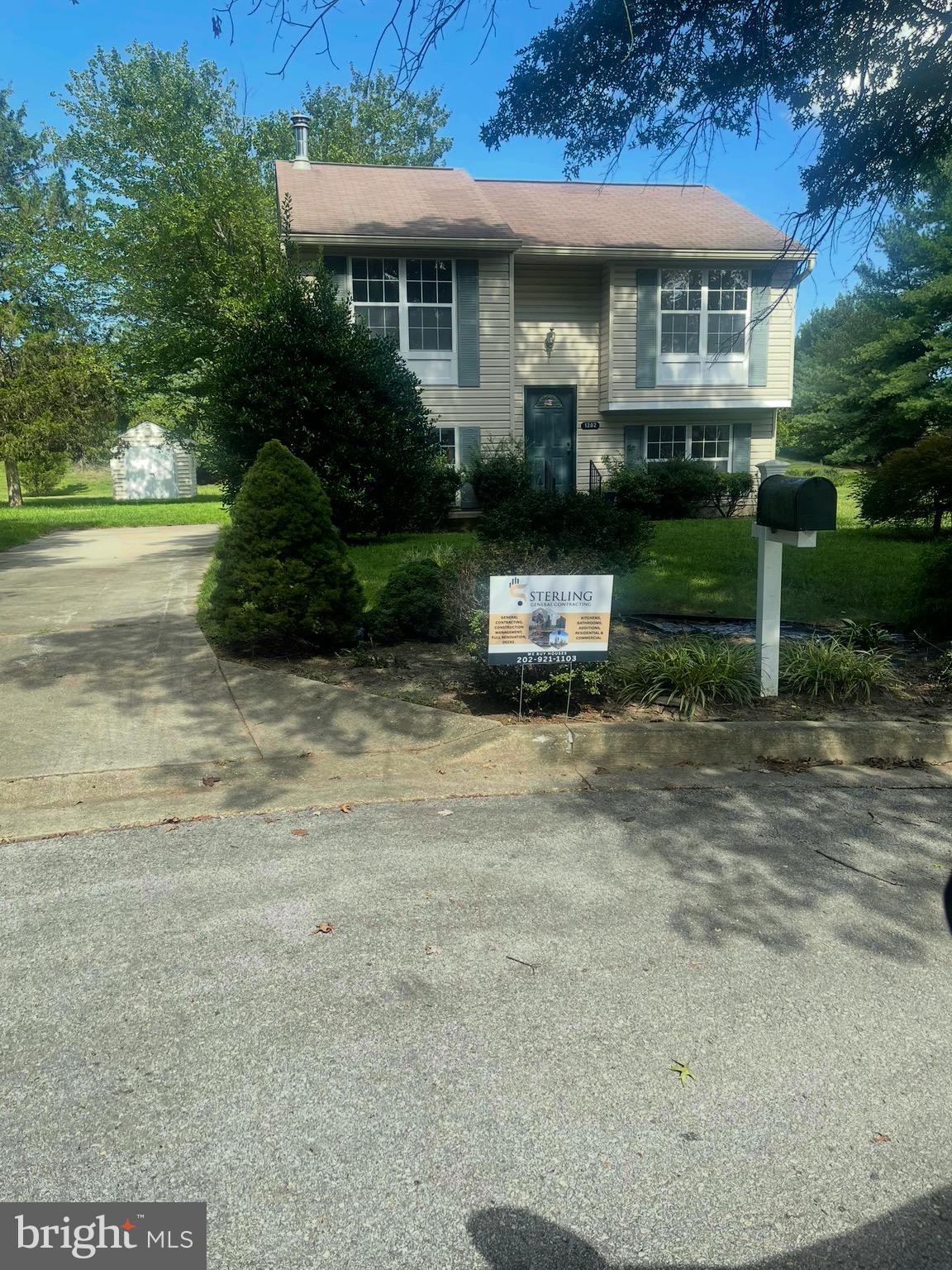 1202 BLITHE COURT