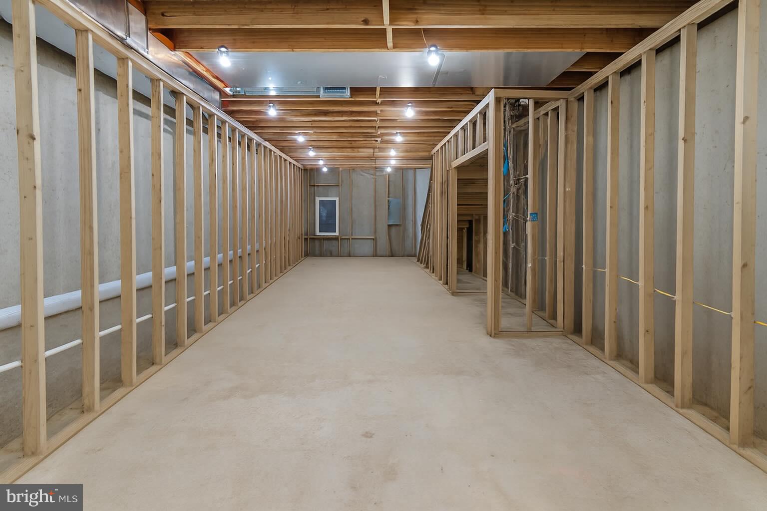 LUDLOW - Residential