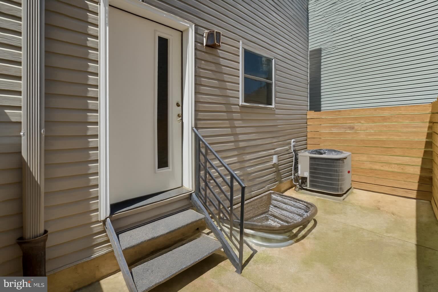 LUDLOW - Residential