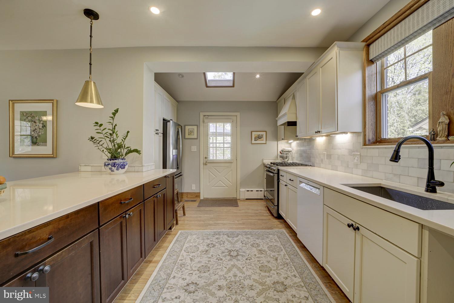 4410 SHERIDAN STREET