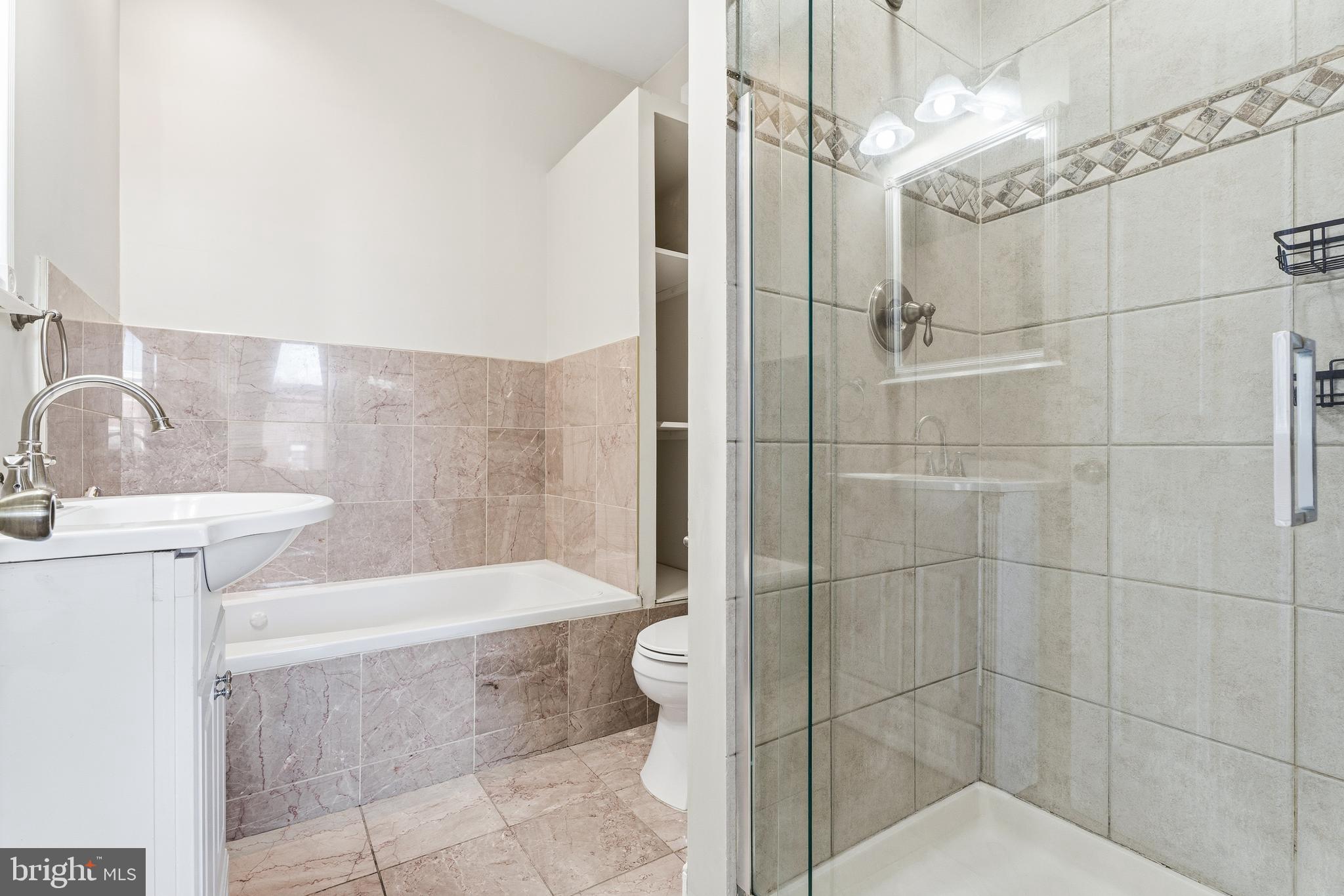 HIGHLANDTOWN - Residential