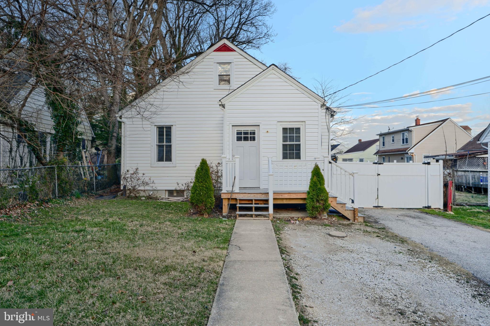 8215 OAKLEIGH